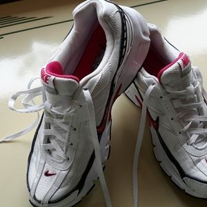 Nike tennis shoes